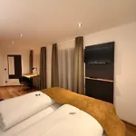 Und Maria Gern Hotel 3*