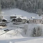 Ξενοδοχείο Und Maria Gern 3*